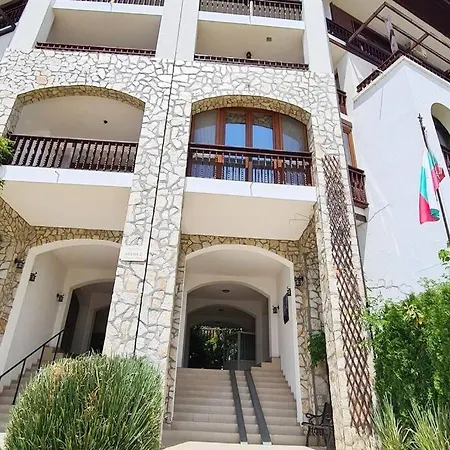 Apartment 30 Meter Vom Schoenes In Einer Geschlossenen Anlage Sveti Vlas