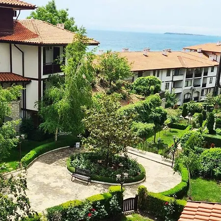 Apartment 30 Meter Vom Schoenes In Einer Geschlossenen Anlage *