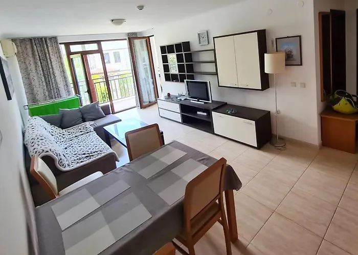 30 Meter Vom Schoenes In Einer Geschlossenen Anlage Lägenhet