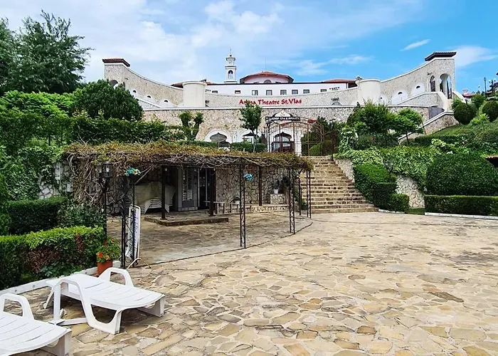 30 Meter Vom Schoenes In Einer Geschlossenen Anlage