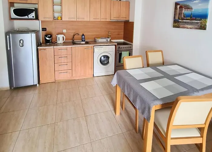 30 Meter Vom Schoenes In Einer Geschlossenen Anlage Lägenhet